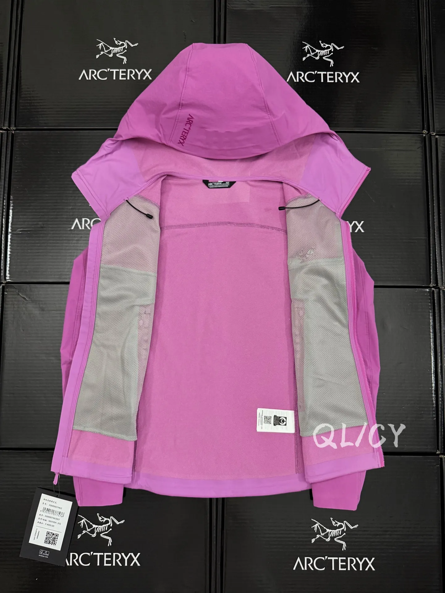 D 12 Arc'teryx GAMMA HOODY ， 、 Same Style 。 🔍 • ： ， 、Breathable ， “ ” 。 • ： Fortius™ 2.0 ， 、 ， Breathable ， 。 • ： ◦ ， ， 。 ◦ ， ， 、leggings 。 ◦ （ Purple ）， ， 。 • ： 、 、 ， 。 💡 • Size： Size ， 。 • ： ◦ ： T / ， ， Sneakers Boots。 ◦ ： 、 ， 。 • ： ， ， 。
